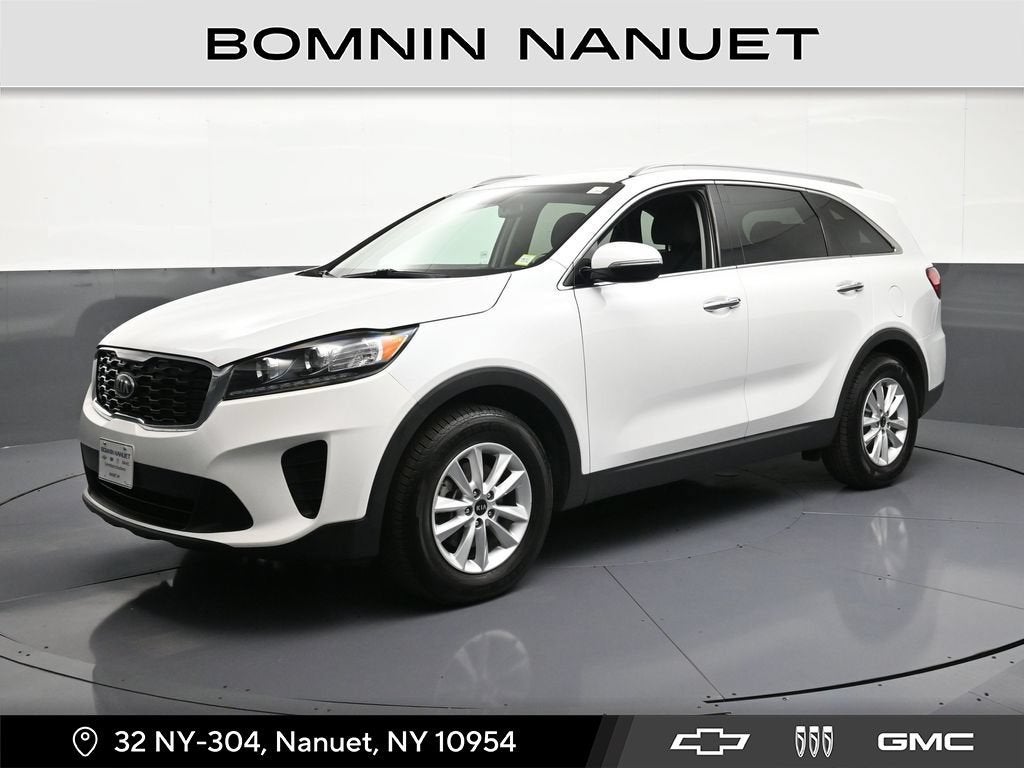 2019 Kia Sorento 2.4L LX in White — front three-quarter view